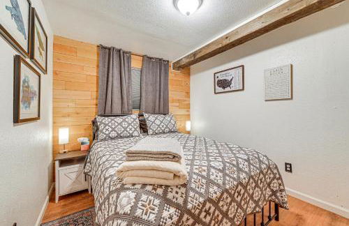 Sterling Home with Patio, BBQ Grill and Fire Pit! - Foto 12