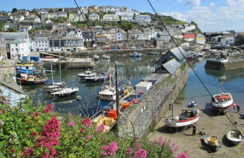 The Old Stables of heritage Tregrehan Garden Cottages on South Coast - Photo 24