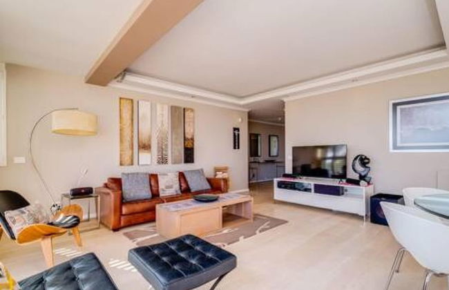 Secure Holiday Apartment w Private Pool Calico - Photo 25