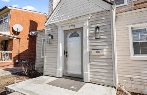 4 Bedroom 2 Bath Middle of it all Sleeps 8 - Foto 6