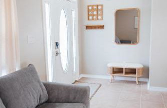 Golden Hour Getaway- Guest Favorite, 2 Min to Beach, Seasonal Pool & Arcade - Foto 60