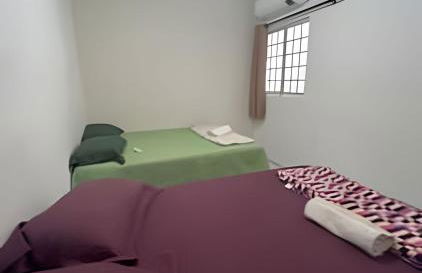 Próx. ao shopping, para 10 pessoas, ar condicionado e garagem APT B - Foto 16