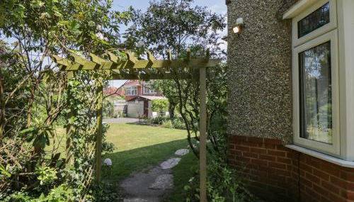 Molly's Place - Photo 2