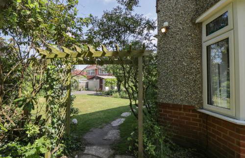 Molly's Place - Photo 2