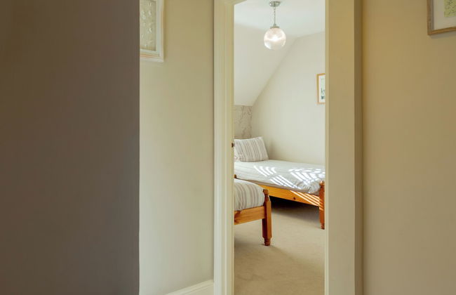 Jasmine Cottage-2BD in Heart of Bourton - Photo 1