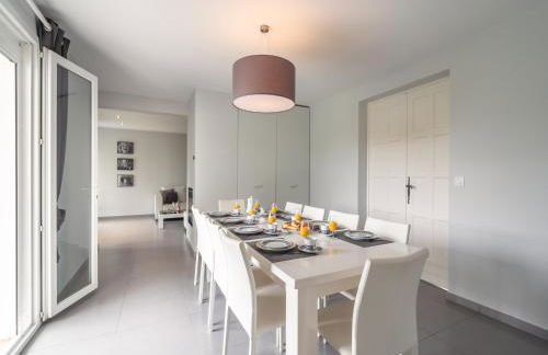 Luxurious Villa in Saint Genies de Fontedit With Heated Pool - Foto 12