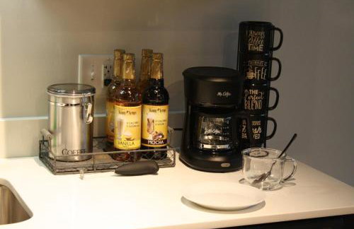 Luxéry Stay Chicago - Themed Units! Close to Downtown, McCormick Place & Wintrust Arena - Photo 14