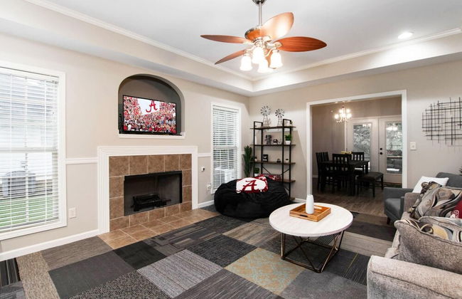 The Crimson Retreat Only 5 Miles to the Stadium BBQ Coffee Games - Foto 6