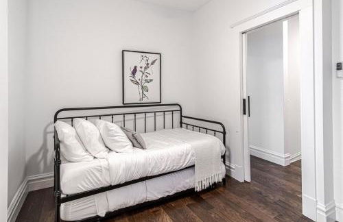 Ann Avenue 3BR St Louis Home with Games and Free Parking - Photo 5