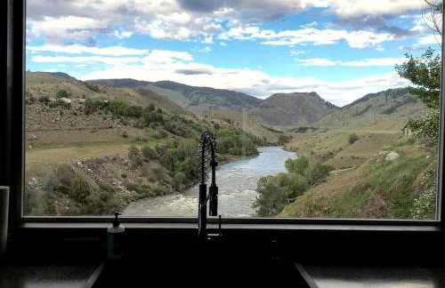 Cozy Cabin Retreat with Stunning Views of Yellowstone National Park in Montana - Foto 5