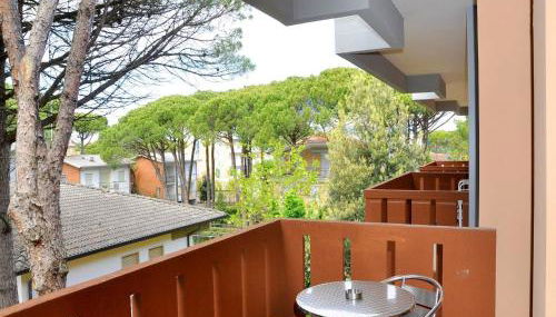 Cozy Flat With Sunlit Balcony Retreat - Beahost - Foto 2, furniture