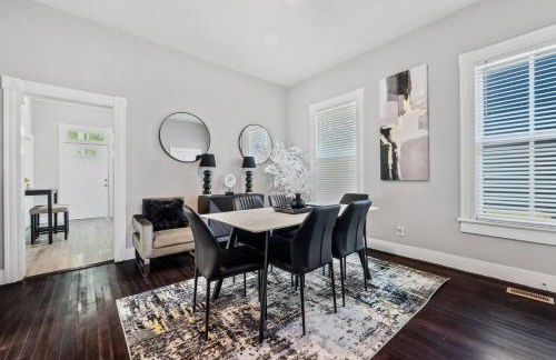 West High 3BR Private Backyard Petersburg Gem - Foto 18