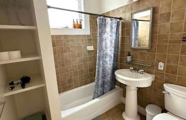 #Urban Elegance 3BR With Parking Near UC BART & Downtown - Photo 70