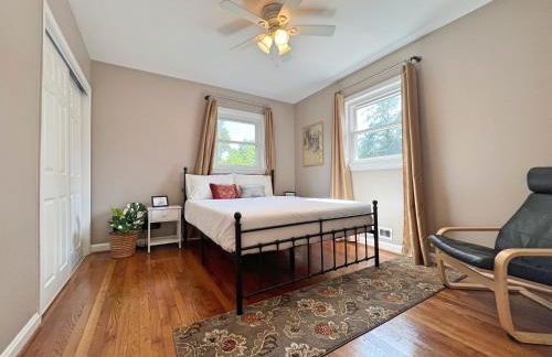 Entire Private 3 Bedrooms 1 Bathroom Single House with Fenced Garden - Photo 9