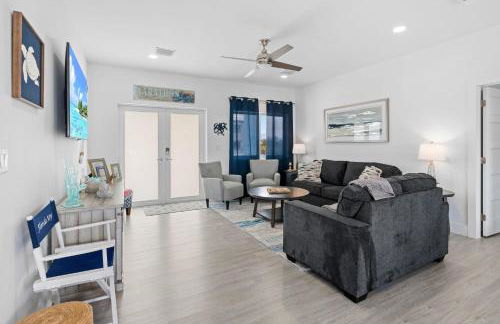 Blue Pearl New Waterfront Haven with Heated Pool ,70 Foot Dock, and More! - Foto 29