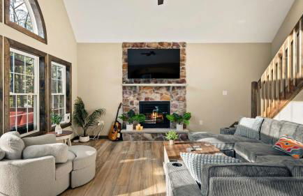 Lakeview Sunset Heaven by Avantstay Waterfront Home Hot Tub, Game Room + Discounted Ski Tickets - Foto 16