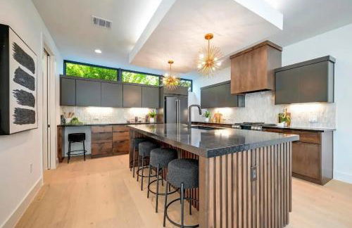 Architectural East Austin Home with Pool & Casita - Photo 4