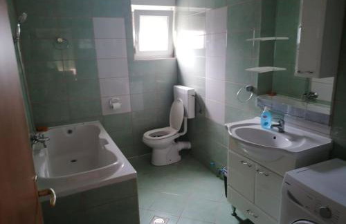 Apartman with Adriatic view "Biočić" - Foto 16