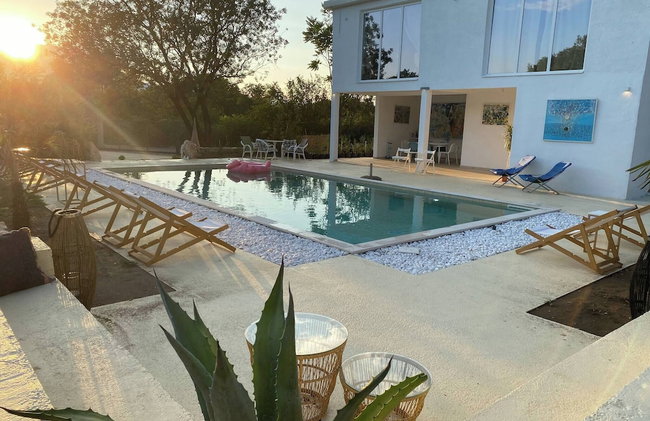 The Rock Star's Villa With Private Pool And Beach - Photo 19