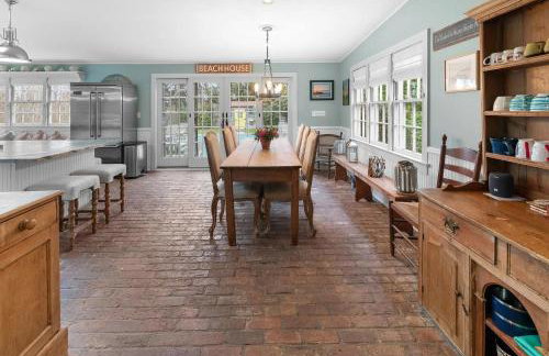 1800 Historical East Hampton Home, 1 Mile to Town! - Foto 12