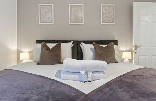 NEW! Large 5BR 2BA Home Leamington Spa Driveway Garage Parking WI-FI - Photo 13