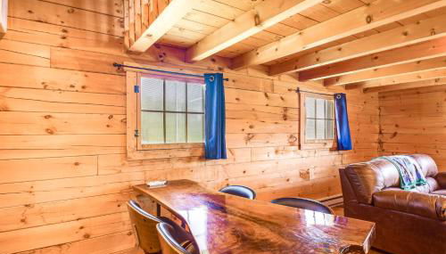 Bellevue Log Cabin with Gas Grill and Creek Access - Foto 5