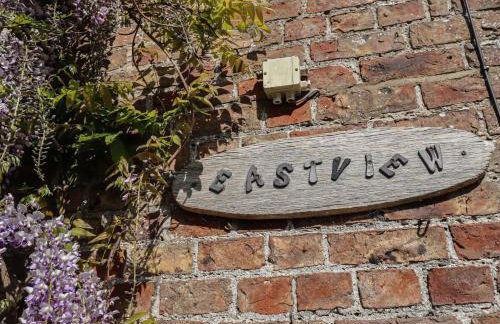 1 Eastview - Photo 4