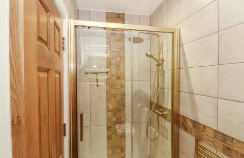 Meadow Manor And Spa - Photo 51