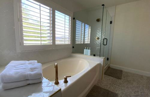 Buddha Gem, Central 6 Bed Room Luxury Home with Pool Hot Tub Game Room and much more - Foto 43