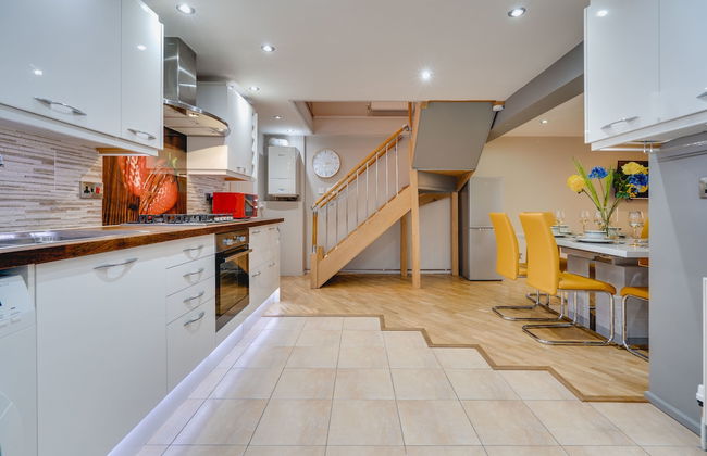 Brook Barn with Sauna & Hot Tub - Photo 2