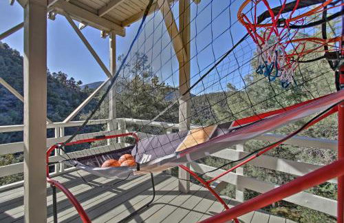 Luxe Escape with Decks, Mtn Views, Game Room! - Foto 33