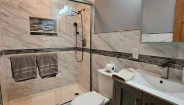 Executive Suite with Private Kitchen, Bath & Parking - Foto 5