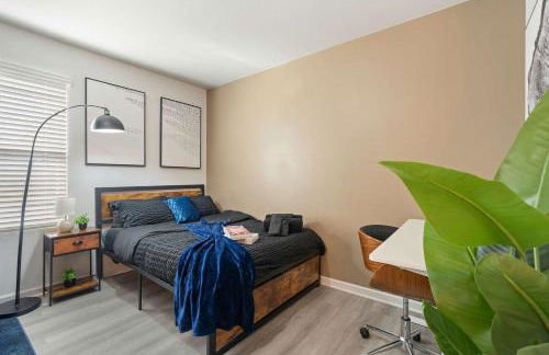 4BR Townhouse King Bed 2-Story Near NC State - Foto 43