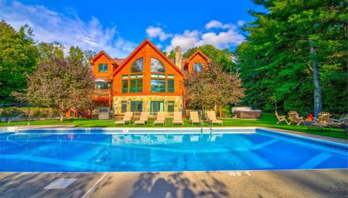 Most Luxury 7000 Sq ft Log Estate with Pool Hot Tub Sauna - Foto 2, Garden, sunbed, Garden view
