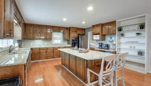 Spacious Fishing Getaway by Lake Guntersville! - Foto 3