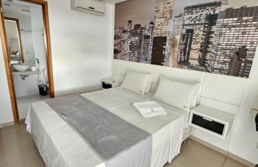 EDIFÍCIO ESSENCIALE PREMIER, 34º ANDAR, VAZADO, DE FRENTE A ENTRADA DO FLAMBOYANT SHOPPING, COM ESTACIONAMENTO GRÁTIS, COZINHA, FECHADURA ELETRÔNICA, WI-FI, TV COM ROKU, PISCINA, LAVANDERIA SEM CUSTO ADICIONAL By REI DOS FLATS - Foto 13