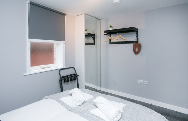 Malone Place Apartment - Photo 4