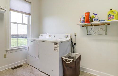 Eastern Shore Group Getaway! Riverfront Home - Foto 27