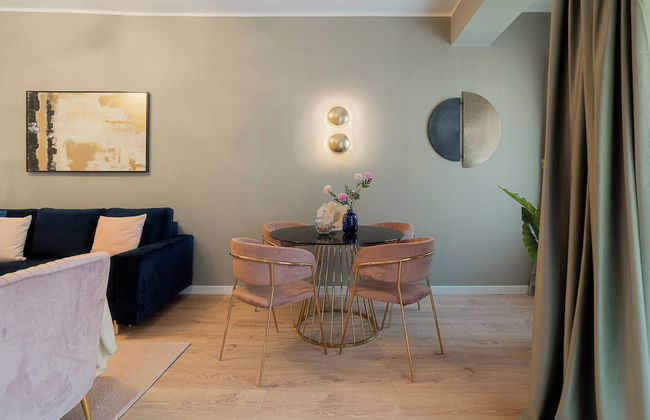 Designer 2-Bedroom Flat with Balcony & Full Amenities Steps from Piata Universitatii - Foto 25