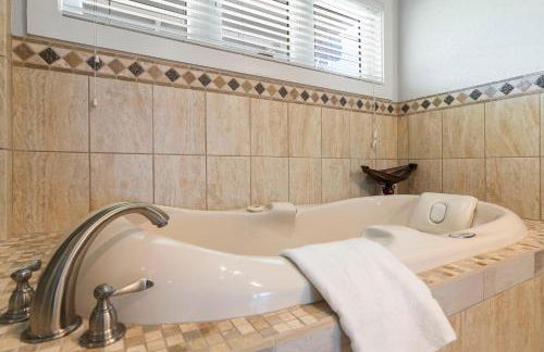 Lake Escape Lakefront Lodge at Red Bud Cove - Foto 27