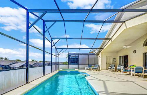 Beautifully Decorated Remodeled Pool Home - Foto 21