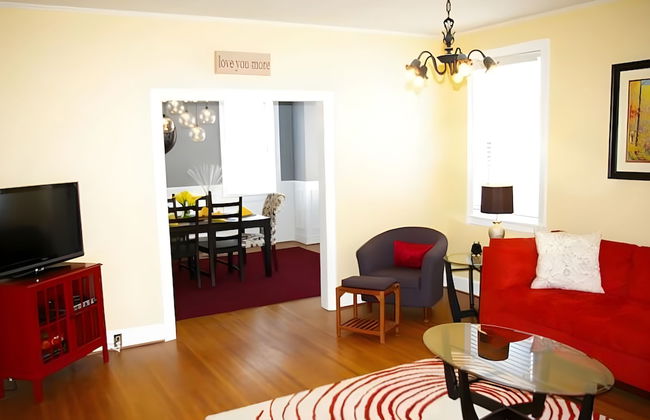 Aunt Beas Bungalow - Right in Town! - Foto 6