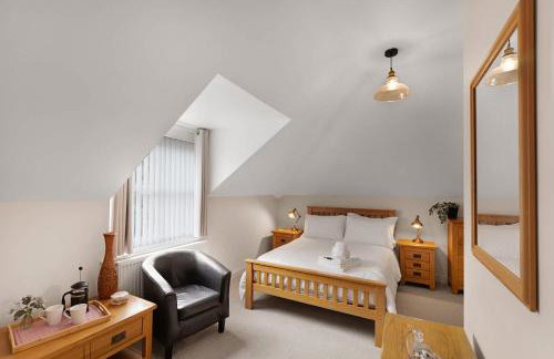 Seven Space - 7 Bedroom Home with Large Garden & Hot Tub - Foto 7