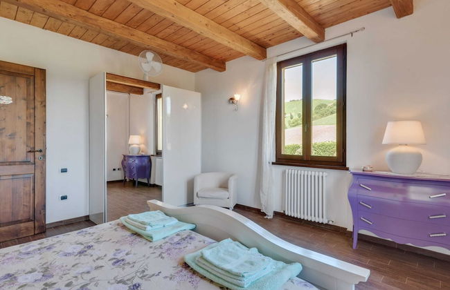 Villa in Piandimeleto With Pool & Sauna - Foto 12