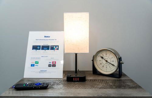 Open Plan Arcade Home with Natural Hardwoods Sleeps 10 - Foto 30