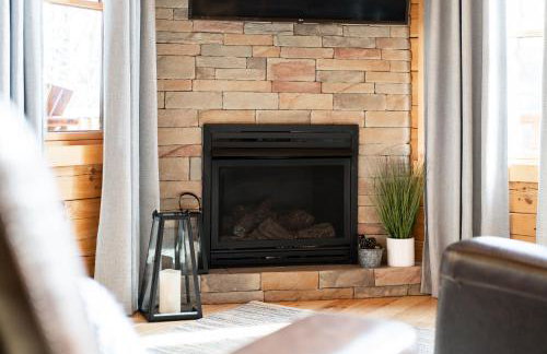 Family Friendly ~ Hocking Hills Cabin ~ Close to Caves, w/Wifi - Foto 12