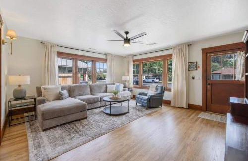 2 bed, 2 bath, historic beauty, walk downtown - Foto 8