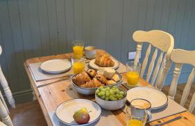 Wisteria Cottage - Photo 6