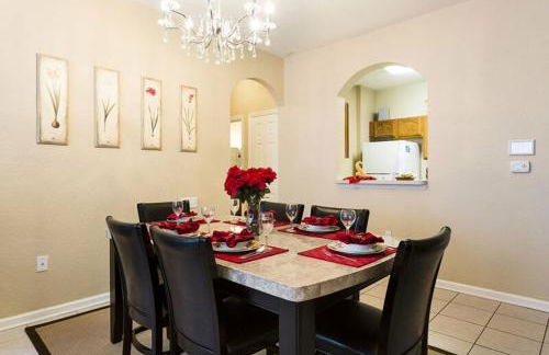 Fantastic Condo - 2 Miles from Disney Pool View Windsor Hills - Foto 11