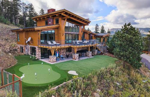 Hot Tub and Scenic Views at The Bailey Lodge - Foto 10